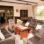 Artemis Bed & Breakfast 4*